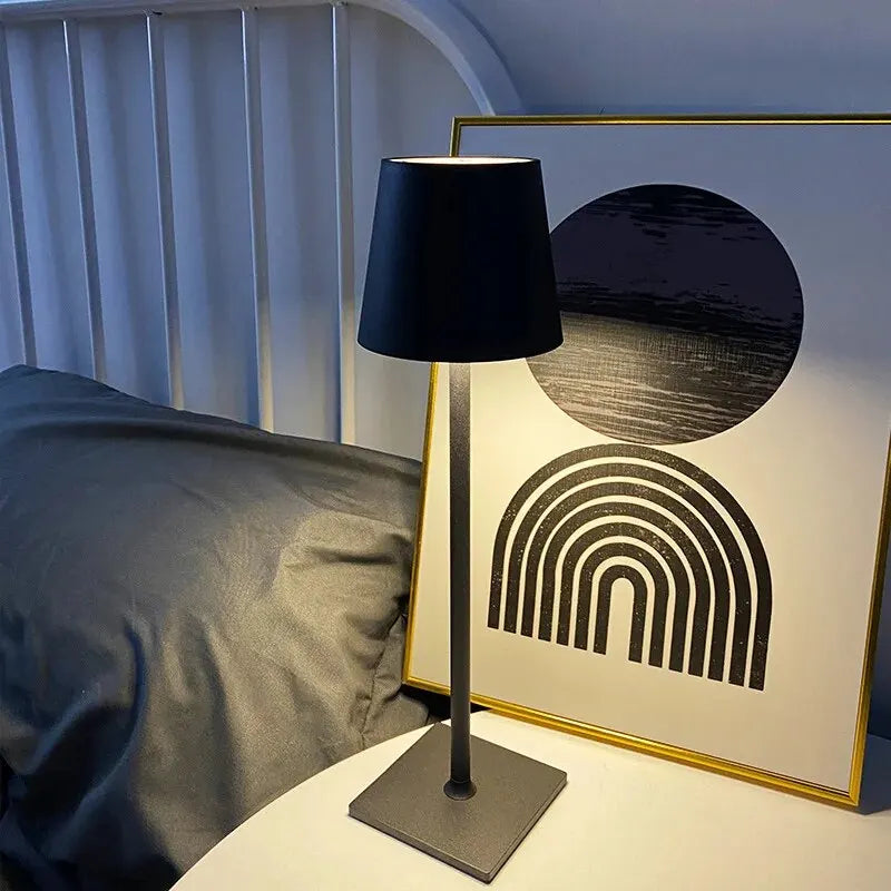 Classic-Table-Lamp-Ligga-Abajur-Classico-LED-Mercado-Ligado